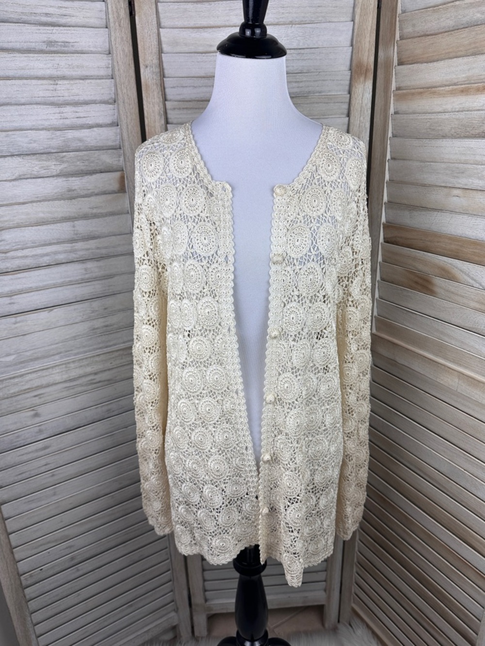 Vintage 60s 70s Cream Tatted Crochet Floral Long Sleeve Cardigan Medium